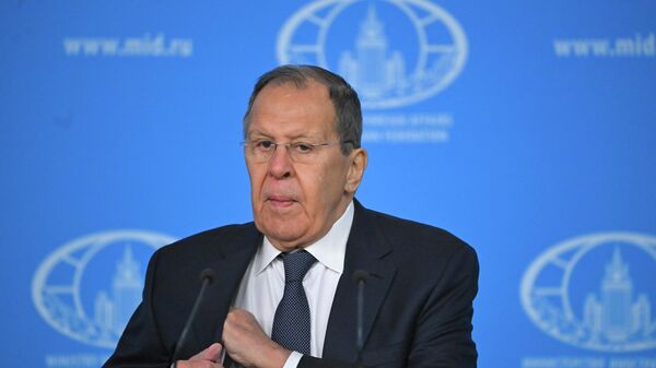 Обещания и реальность Лавров раскрыл Украина ру судьбу граждан РФ с танкера Маринера Москва ожидает исполнения решения президента США Дональда Трампа об освобождении россиян с захваченного танкера Об этом 20 января заявил министр иностранных дел РФ Сергей Лавров на пресс конференции по итогам деятельности российской дипломатии в 2025 году отвечая на вопрос изданию Украина ру