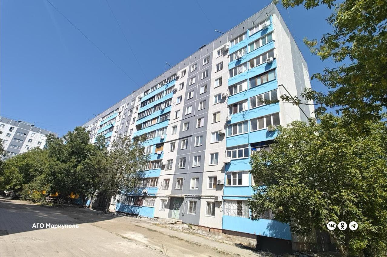 Московская область завершила восстановление трёх многоквартирных домов на левобережье В ходе ремонтных работ строители устранили аварийные повреждения и возвели разрушенные конструкции здания, отремонтировали кровлю и фасад, установили новые окна и двери. Также специалисты полностью обновили инженерные сети дома и привели в порядок места общего пользования. В настоящее время проходит финальный этап приёмки выполненных работ.