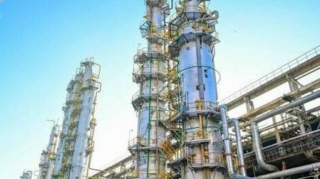 В Казахстане построят четвертый крупный НПЗ мощностью 10 млн тонн в год В Казахстане может появиться четвертый крупный нефтеперерабатывающий завод мощностью 10 млн тонн нефти в год приоритетная площадка для строительства область Улытау передает ArbatMedia   Прислать новость