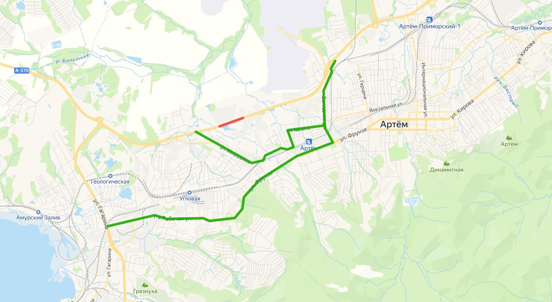 Сегодня 10 ноября в Приморском крае частично ограничат движение на 6 7 километре трассы в сторону Международного аэропорта Владивосток Это связано с началом ремонта дорожного покрытия в районе автоматического пункта весогабаритного контроля уточнили в Примавтодоре Выполнять работы будет филиал Надеждинский Примечательно что точное время начала ремонта и сроки его завершения не озвучены Пока рабочие будут обновлять дорожное покрытие движение ограничат последовательно по каждой полосе с крайней правой в направлении аэропорта с последующим переходом на полосу встречного движения Специалисты предупреждают о возможных заторах на этом участке и призывают заранее планировать маршрут Несмотря на то что дорогу не перекроют полностью в качестве альтернативных путей во избежание попадания в пробку предложены объезды через шахту Амурскую и поселок Угловое Фото Конструктр Яндекс Карт Подписаться
