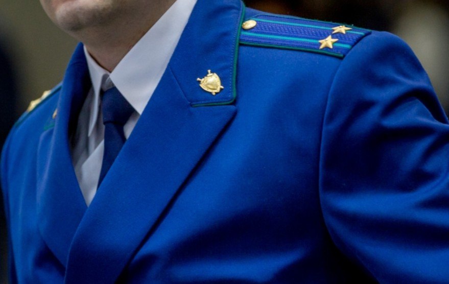В Тюменской области прокуратура защитила права инвалида на получение жизненно важных лекарственных препаратов   ‍ Заводоуковская межрайонная прокуратура провела проверку по обращению местной жительницы о нарушении ее прав на бесплатное обеспечение лекарствами. Установлено, что она является инвалидом третьей  группы и нуждается в непрерывном обеспечении жизненно важными лекарственными препаратами на льготной основе. Вопреки требованиям закона женщина на протяжении двух месяцев не была обеспечена лекарствами.   Прокуратура внесла представление главному врачу медицинского учреждения.   В результате прокурорского вмешательства права инвалида восстановлены, необходимые лекарственные препараты выданы.