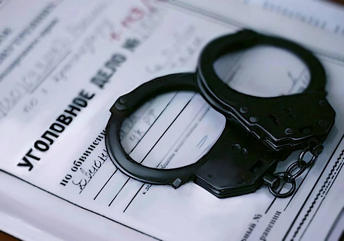 В Пятигорске мужчина с непогашенной судимостью избил свою знакомую возбуждено уголовное дело 57 летняя женщина выпивала со знакомым когда заметила пропажу телефона и заподозрила что устройство взял собутыльник Между ними вспыхнула ссора которая переросла в драку мужчина избил женщину Как выяснили полицейские 37 летний пятигорчанин уже имеет непогашенную судимость за самоуправство Теперь в отношении него возбуждено новое уголовное дело по статье о нанесении побоев лицом ранее судимым Новости Кмв Экспресс Заказать рекламу