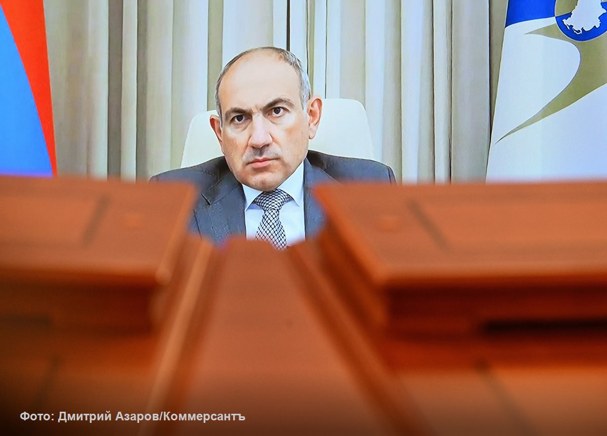 Вероятность выхода Армении из Организации Договора о коллективной безопасности  ОДКБ  выше, чем восстановление членства республики в объединении. Об этом заявил премьер-министр Никол Пашинян на пресс-конференции в Ереване. Участие страны в работе ОДКБ заморожено с февраля 2024 года.  В июне армянский МИД заявил, что окончательное решение о членстве в ОДКБ будет принято, если партнеры, включая Россию, не сделают политических заявлений относительно действий Азербайджана на территории Армении. Кремль назвал решение о выходе из организации суверенным правом республики.    Подписывайтесь на «Ъ» Оставляйте «бусты»