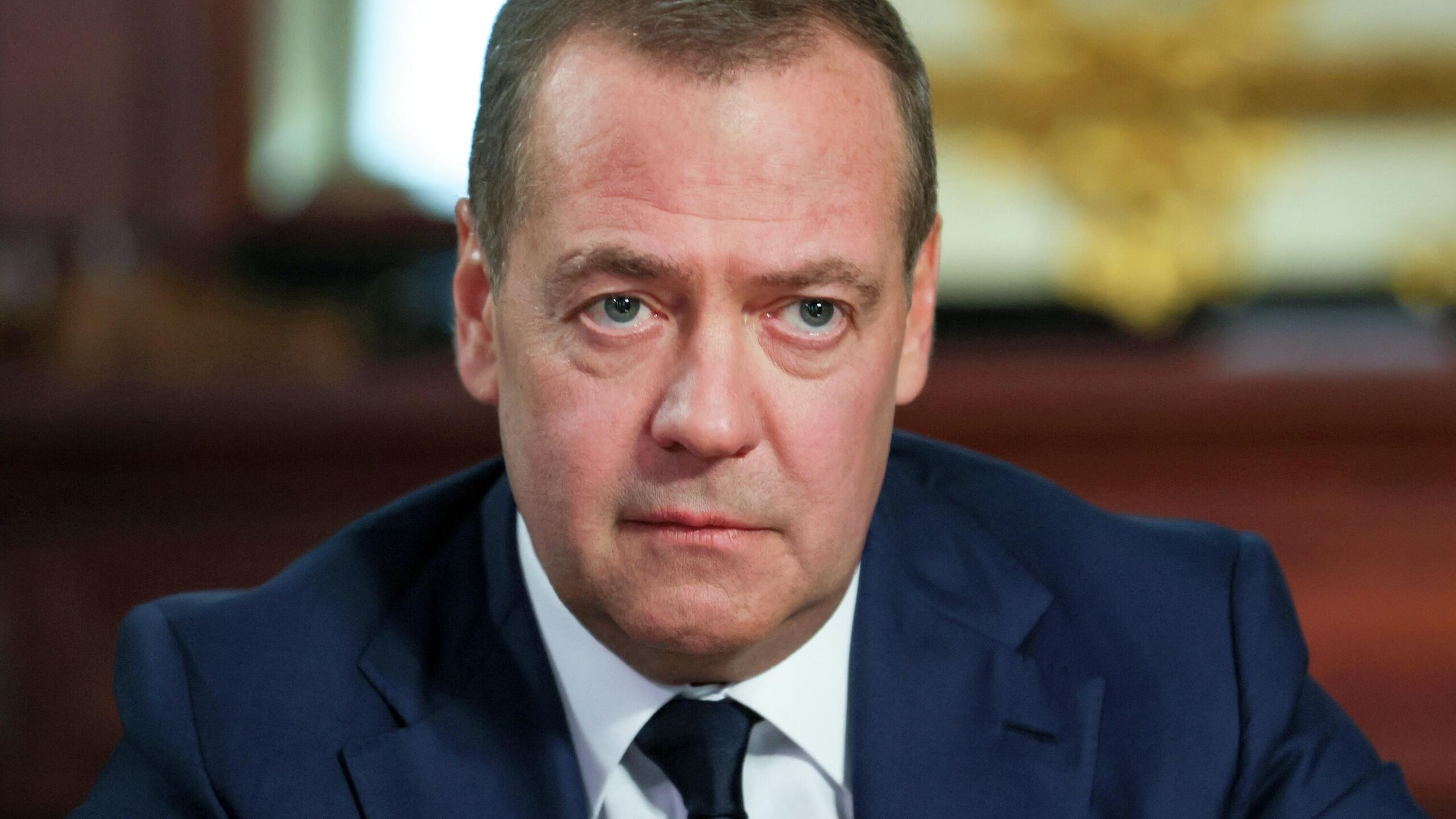 Зампред Совбеза РФ председатель Единой России Дмитрий Медведев сообщил что практически каждый день занимается вопросами комплектования Вооруженных Сил России Я этим занимаюсь постоянно практически каждый день имею в виду комплектование сказал Медведев на встрече с экспертной группой которая будет участвовать в подготовке Народной программы Единой России