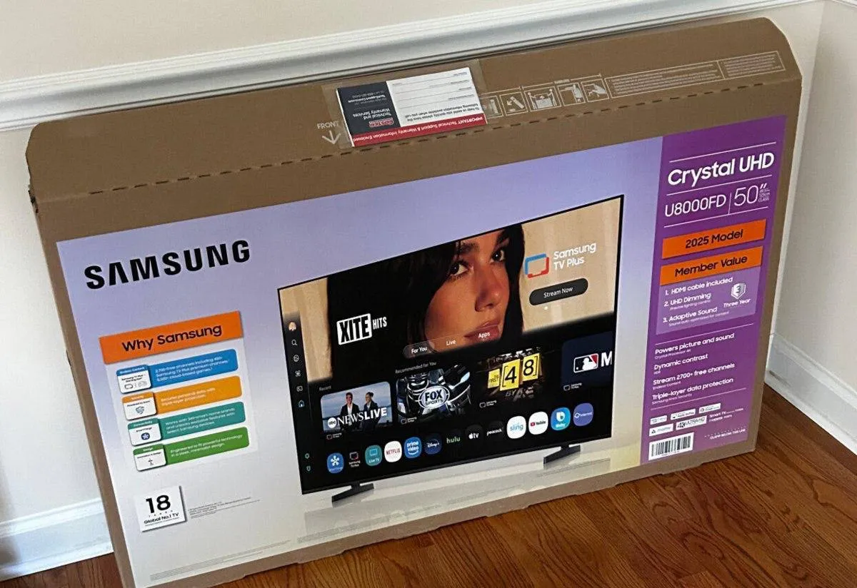 Певица Дуа Липа подала иск к Samsung на 15 млн компания использовала её фотографию на коробках телевизоров без разрешения пишет Variety В иске утверждается что Samsung якобы извлекла выгоду от создания впечатления что певица одобряет этот продукт хотя это не так