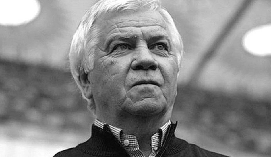 На 80 м году жизни скончался легендарный советский футболист киевлянин Владимир Мунтян Он 8 раз выигрывал чемпионат СССР становился обладателем Кубка Кубков и Суперкубка УЕФА выигрывал серебро чемпионата Европы 72 В 2002 году тренировал Аланию