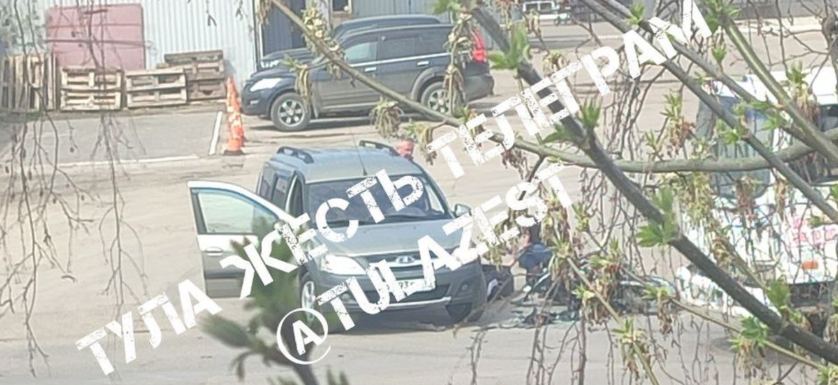 В Туле мотоцикл врезался в машину: подробности происшествия уточняются В Туле в Пролетарском районе на улице Щегловская засека мотоцикл врезался в автомобиль. Об этом сообщают местные жители в своих социальных сетях. ↗ Прислать новость Подписаться