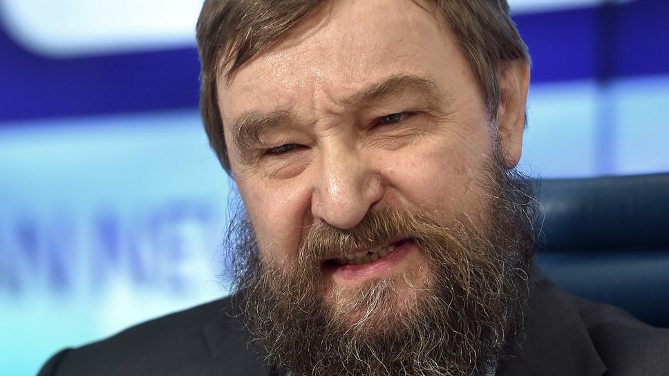 Переславский районный суд приговорил члена-корреспондента РАН Сергея Абрамова к штрафу в 450 тыс. руб. по статье о финансировании экстремистской деятельности. С учетом домашнего ареста сумма снижена до 150 тыс. руб. По данным суда, Абрамов сделал семь переводов на счет НО «ФБК» Фонд борьбы с коррупцией, организация признана экстремистской и иноагентом, запрещена в России и ликвидирована на 7 тыс. руб. в 2021–2022 годах. Абрамов вину не признал и заявил, что перевод был оформлен неизвестным от его имени. «Обвинение, которое мне выдвинуто, я с ним не согласен, и имею на это веские…» — Сергей Абрамов Фото: Дмитрий Лекай/Коммерсантъ Еще больше новостей — в Telegram-канале «Ъ-Ярославль»