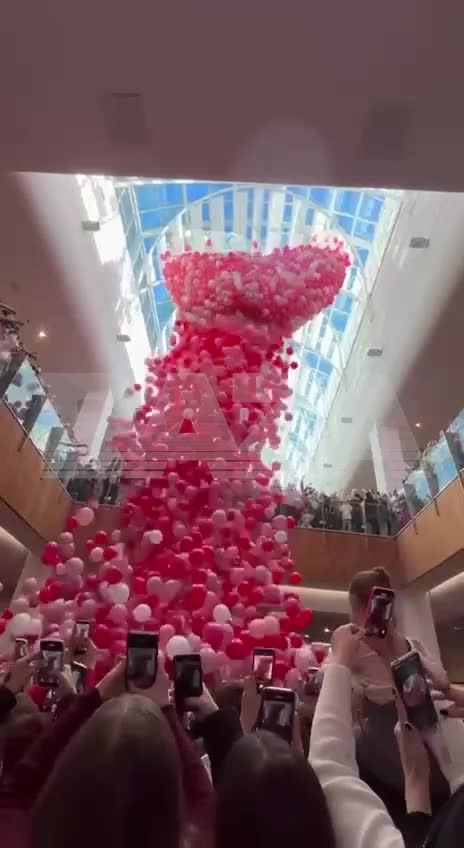 Два пациента госпитализированы после инцидента в торговом центре Планета