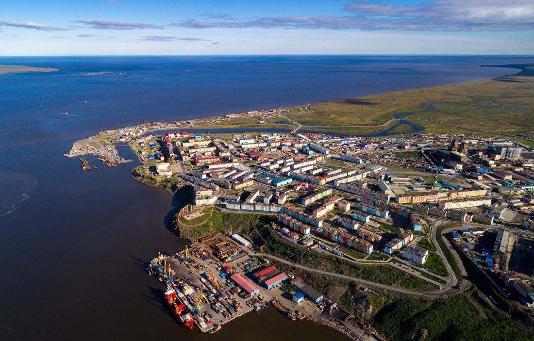 Рейс Москва Анадырь перенаправлен на Камчатку из за неблагоприятных погодных условий в пункте назначения Самолет приземлился в аэропорту Елизово Обратный рейс в Москву задержан информация о времени вылета станет известна утром 10 ноября Пассажиры обеспечены горячим питанием и при необходимости могут получить свой багаж Подписаться Предложка Чат