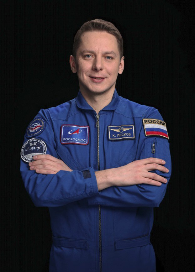 В городе Назарово готовятся к встрече с первым космонавтом из Красноярского края Кириллом Песковым Космонавт Роскосмоса назаровец в августе вернулся из космической экспедиции Скоро он посетит наш город и встретится с жителями школьниками студентами и молодыми специалистами Напомним первый в Красноярском крае космонавт полетевший в космос выпускник назаровской школы 14 Кирилл посетит родные стены в которых пройдет открытие нового образовательного центра Техносфера Дата визита космонавта станет известна позже Добавим Кирилл Песков выступит на медиафоруме Енисей который стартует уже завтра фото Роскосмос Кирилл ты космос Подписывайтесь на канал Причулымка