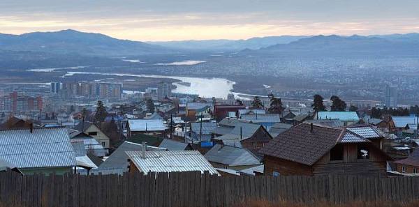 В Бурятии число суицидов и попыток их совершения среди детей выросло на 68%  За 11 месяцев 2024 года в Бурятии подростки совершили 220 попыток суицида. В двенадцати случаях в этом году подростки погибли, в прошлом году было тринадцать летальных случаев.  Рост суицидальных проявлений среди детей в Бурятии изучала специальная комиссия Генпрокуратуры РФ, где заявили, что проблема в региональных школах, потому что там не хватает психологов и служб медиации.     Гуд Афтенун   Новости