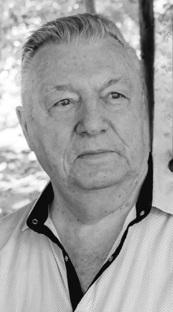 Не стало известного амурского медика заслуженного врача РФ Федора Федоровича Борисова Печальную весть сообщило руководство Благовещенской городской клинической больницы Он родился в Благовещенске 27 мая 1942 года Окончил мединститут В Благовещенскую городскую больницу пришел в 1971 году создал и возглавил первое в регионе ожоговое отделение что дало старт становлению ожоговой службы в Приамурье В 1988 году Федор Федорович встал у руля БГКБ и руководил учреждением до конца лета 2007 года Легендарного доктора Борисова уважали и ценили поколения врачей с которыми он щедро делился своим бесценным опытом Коллектив нашей больницы навсегда сохранит заложенные им традиции высокого мастерства и ответственности за свой труд Это невосполнимая утрата для всего медицинского сообщества Амурской области сообщил в социальных сетях БГКБ главный врач Александр Сучков АОТВ