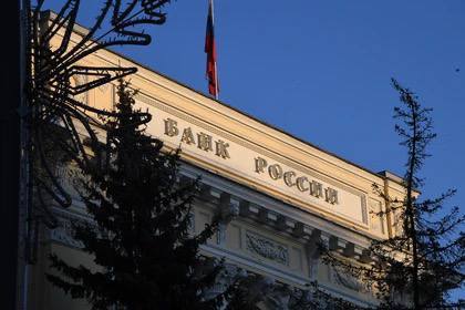 ЦБ РФ: только адресная поддержка ипотеки, без «перекосов» на рынке Зампред ЦБ РФ Алексей Заботкин сообщил, что программы льготного кредитования не должны быть слишком масштабными, поддерживая точечные меры помощи определенным категориям заемщиков. Заботкин подчеркнул, что на июльском заседании 2025 года ЦБ РФ может рассмотреть более значимый шаг по изменению ключевой ставки при замедлении инфляции, а также допускается уточнение диапазона нейтральной ставки. Фото: КП