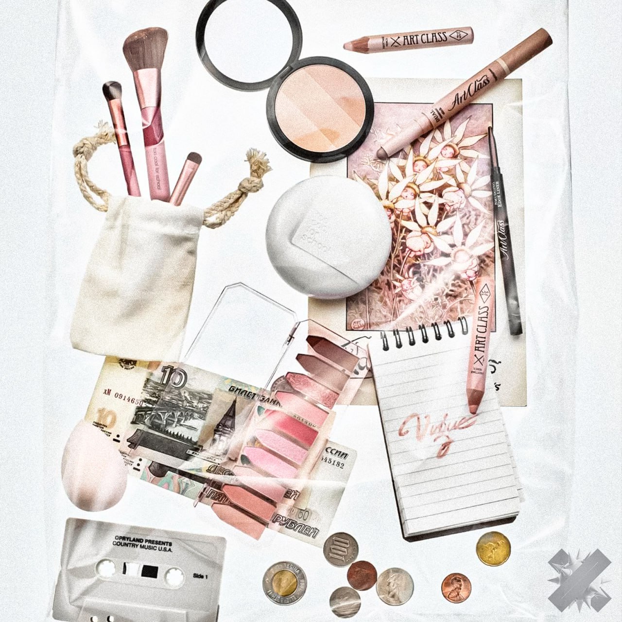 Российские купюры попали в корейский Vogue В свежем выпуске журнала среди модных аксессуаров и эстетичных деталей засветились купюры номиналом 10 и 50 рублей Необычный выбор удивил читателей деньги появились наравне с косметикой и украшениями став частью визуального образа подшарили НМШ