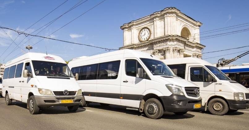 Транспортники выйдут на протест у офиса Национального агентства автотранспорта  Участники продолжают требовать от правительства и Министерства инфраструктуры выполнения трёх требований:   утверждение и публикация методологии расчёта тарифов на перевозки,  отказ от проекта постановления о внедрении систем e-GPS и e-Bilet,  отказ от проекта по адаптированию всего транспорта под нужды людей с ограниченными возможностями.
