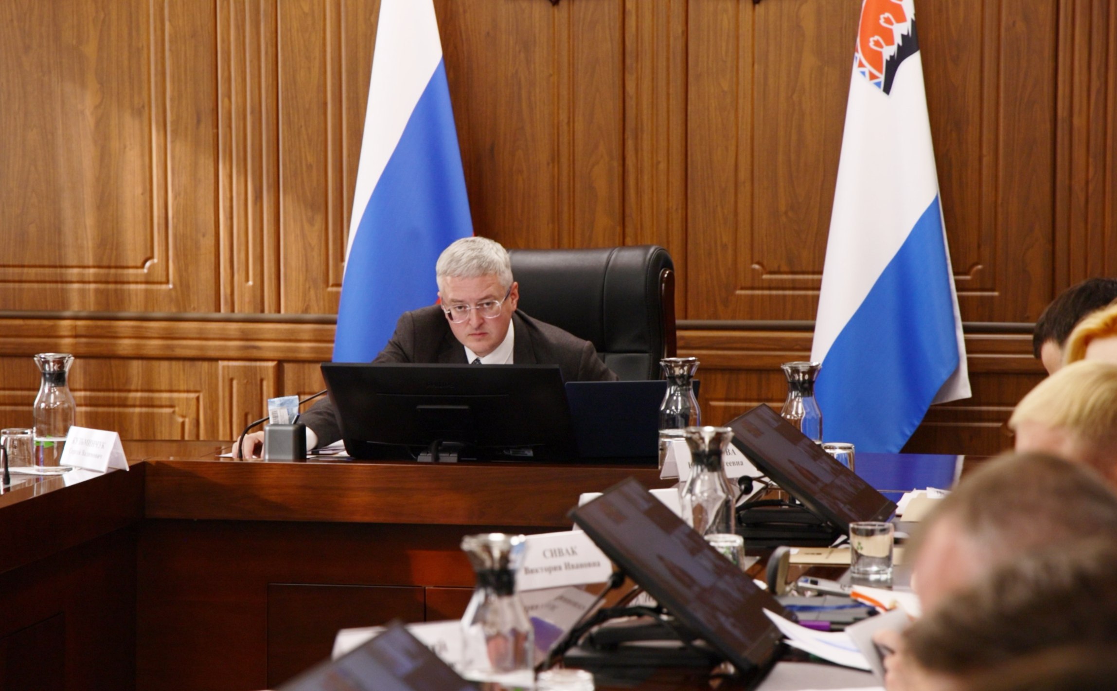 Солодов раскритиковал Минздрав за срыв вакцинации и диспансеризации Работу ведомства он назвал неэффективной Глава Камчатского края Владимир Солодов обвинил ВРИО министра здравоохранения Олега Мельникова в срыве вакцинации и диспансеризации в муниципалитетах Он подчеркнул что недостаточный охват населения является его личной недоработкой передаёт ИА Камчатское время Подробности по ссылке   kamtime ru article 6e2622c2 00de 409f 9cb7 5dace74328ed