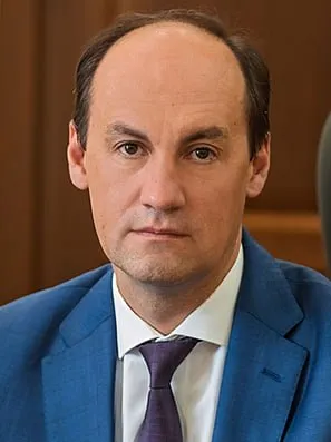Гендиректора АО Красмаш Александра Гаврилова могли задержать сообщает депутат горсовета Иван Петров По его информации Гаврилова подозревают в получении взятки в три миллиона рублей Это Борус Мы в MAX
