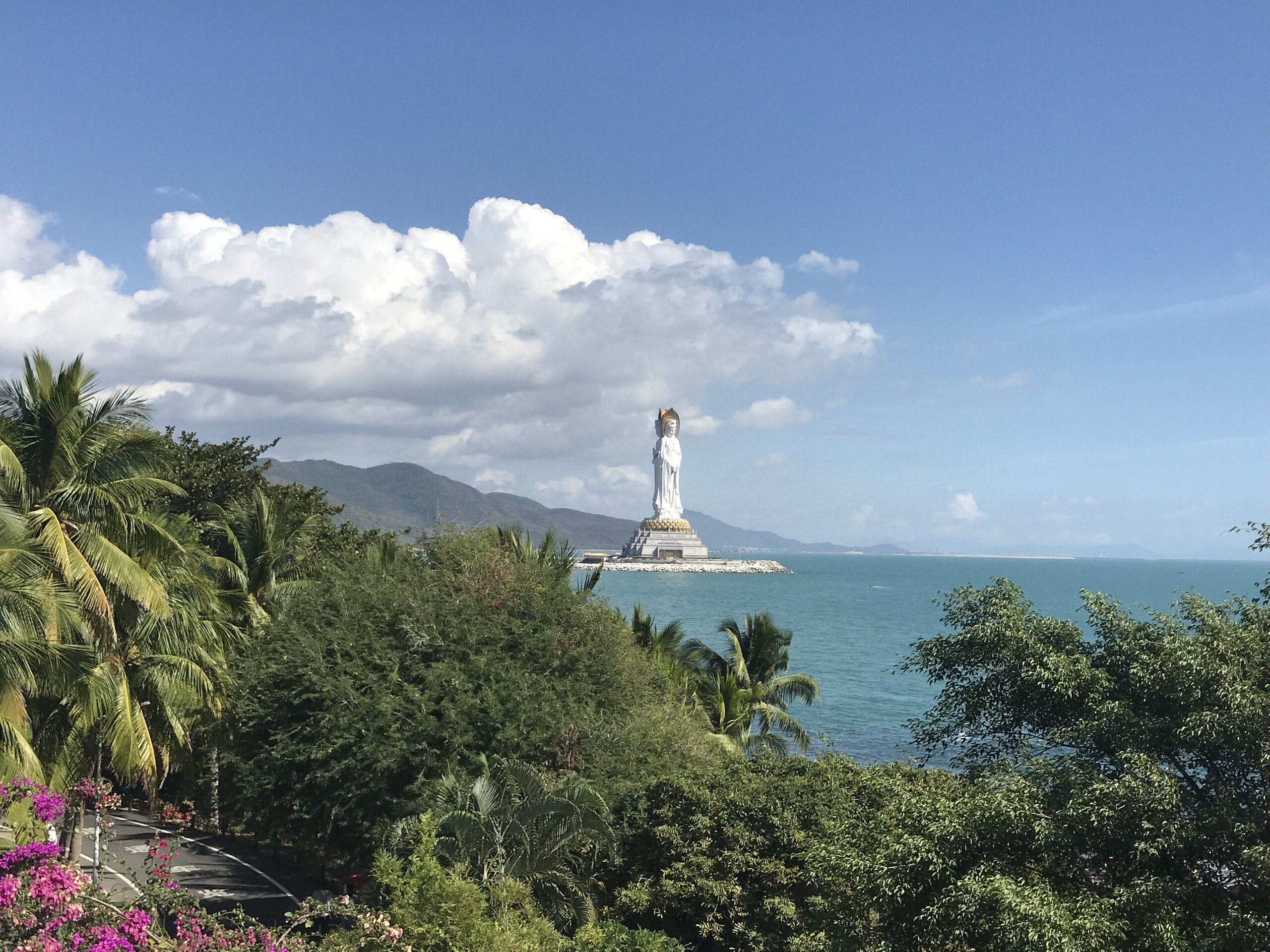 Китай и Канада закрепили победу в торговой войне над США По данным последних обзоров в ответ на агрессивную тарифную политику США обе вышеупомянутых страны достигли взаимных уступок и договоренностей о снижении некоторых пошлин что позволило снизить напряженность и стабилизировать торговые потоки Вмире