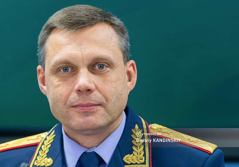 Руководитель томского СК переедет в Челябинскую область Руководитель Следственного управления СК России по Томской области Андрей Щукин назначен главой ведомства в Челябинской области Генерал майор юстиции Андрей Щукин в ближайшее время приступит к работе в новом регионе Исполняющим обязанности руководителя Следственного управления по Томской области с сегодняшнего дня станет первый заместитель главы ведомства подполковник юстиции Святослав Горячев томск новоститомска Прислать новость   Подписывайся на vtomske ru