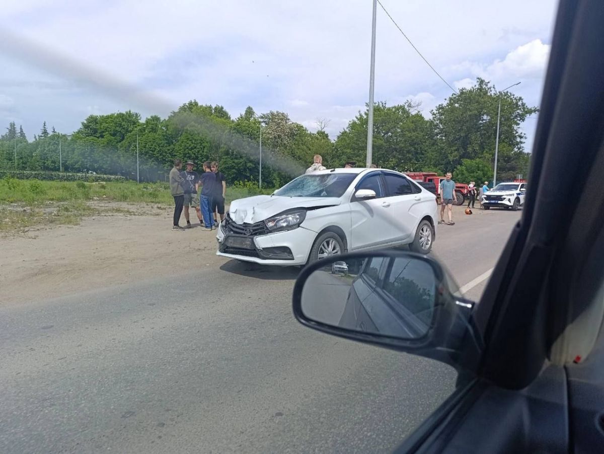 В Тульской области сбили мотоциклиста     В Донском сбили водителя питбайка. Кадры с места происшествия появились в социальных сетях.  ↗  Прислать новость   Подписаться