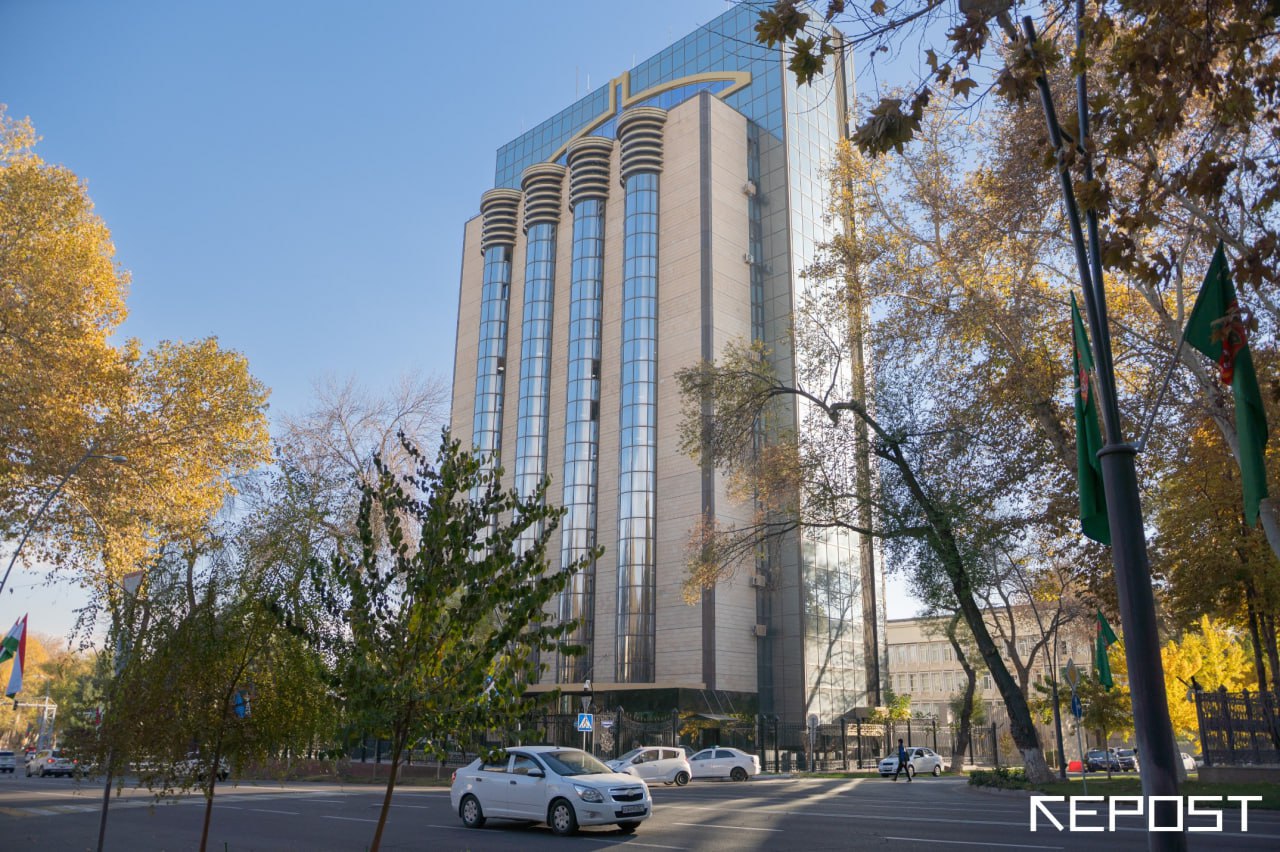 Узбекистанцы смогут сами выбирать банк для получения зарплаты Центральный банк разработает меры благодаря которым граждане смогут самостоятельно выбирать банк или электронного провайдера для получения зарплаты В системе быстрых платежей внедрят P2P переводы между физическими лицами по номеру мобильного телефона Поставщикам платежных услуг предоставят функцию через Open API это обеспечит интеграцию с любыми приложениями repost uz centrobank zaymetsya realizaciey Подписывайтесь на Repost Прислать новость