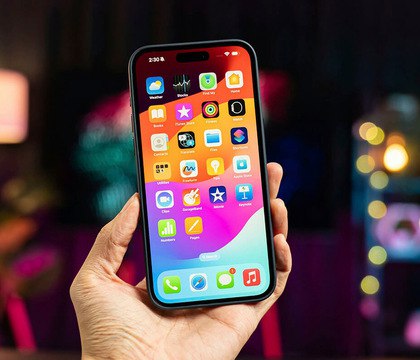 iPhone 15, 15 Pro Max и 15 Pro оказались самыми популярными смартфонами 2024 года — Counterpoint  Аналитики Counterpoint опубликовали список из 10 самых продаваемых смартфонов по итогам 2024 года. Первое место досталось iPhone 15. На втором флагман iPhone 15 Pro Max. А замыкает тройку лидеров компактная премиальная модель iPhone 15 Pro. По сути в прошлом году мало что изменилось.  Читать далее