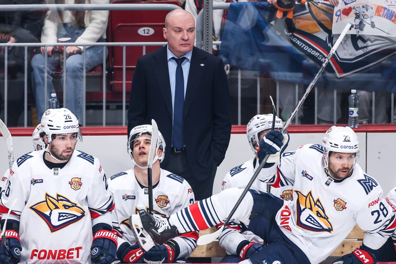 Металлург продлил контракт Андреем Разиным Контракт рассчитан до конца сезона 2027 2028 сообщает пресс служба клуба Разин возглавил команду в апреле 2023 года и в первом же сезоне завоевал с ней Кубок Гагарина В текущем сезоне КХЛ Металлург лидирует на Востоке и возглавляет сводную таблицу с 59 очками news matchtv КХЛ Табарчук Павел