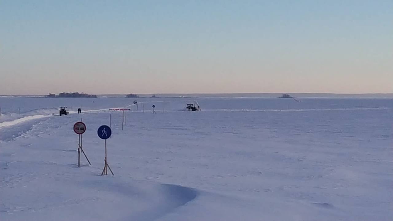 В Казани закрыли три действующие ледовые переправы   Теплая погода внесла коррективы в работу переправ в Зеленодольском, Елабужском и Мамадышском районах.       Зима какая-то не зимняя в этом году...    Подписаться на «Вечерку»