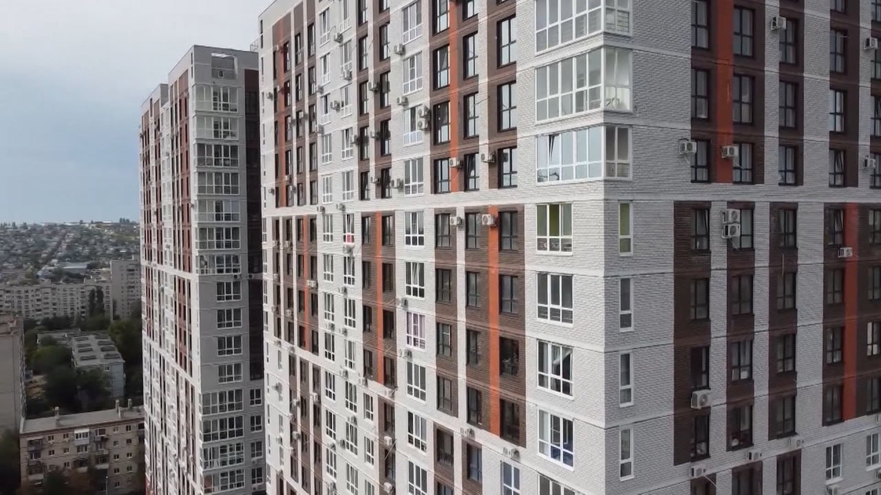 В Волгоградской области за месяц выполнили 12 годового плана по вводу жилья В этом году планируется возвести не менее 800 тысяч квадратных метров жилплощади В январе ввели в эксплуатацию уже 93 4 тысячи квадратов Сегодня в регионе продолжают строить более миллиона квадратных метров МКД В течение пяти лет возведут еще 4 5 миллиона сообщает обладминистрация Подписаться Перейти на сайт MAX