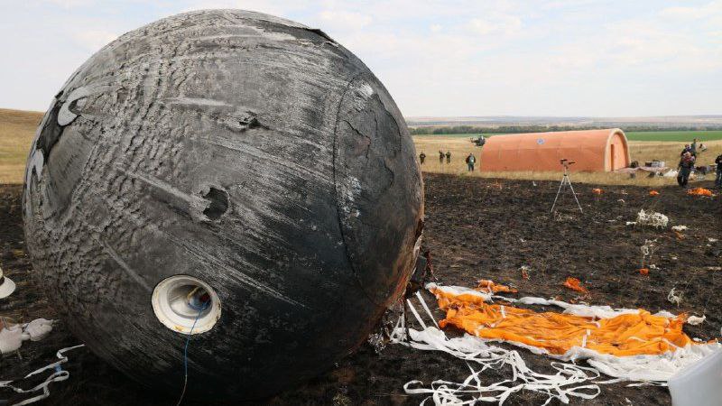 Вести Оренбуржья Роскосмос признал успешным эксперимент с приземлившимися в Оренбуржье мышами Государственная комиссия подтвердила что полет космического аппарата Бион М 2 который приземлился в сентябре на территории Пономарёвского района Оренбургской области прошел успешно Как сообщают в Роскосмосе все бортовые системы отработали в штатном режиме научная орбитальная программа полностью выполнена Результаты полёта биоспутника на борту которого находились мыши мухи дрозофилы растения и другие живые организмы имеют высокую научную значимость и служат фундаментом для дальнейших экспериментов в условиях космического пространства Ученые ставили целью изучить воздействие невесомости и повышенного уровня радиации на живые организмы Бион М 2 вывели на орбиту на которой уровень радиации выше подробнее на канале Вести Оренбуржья