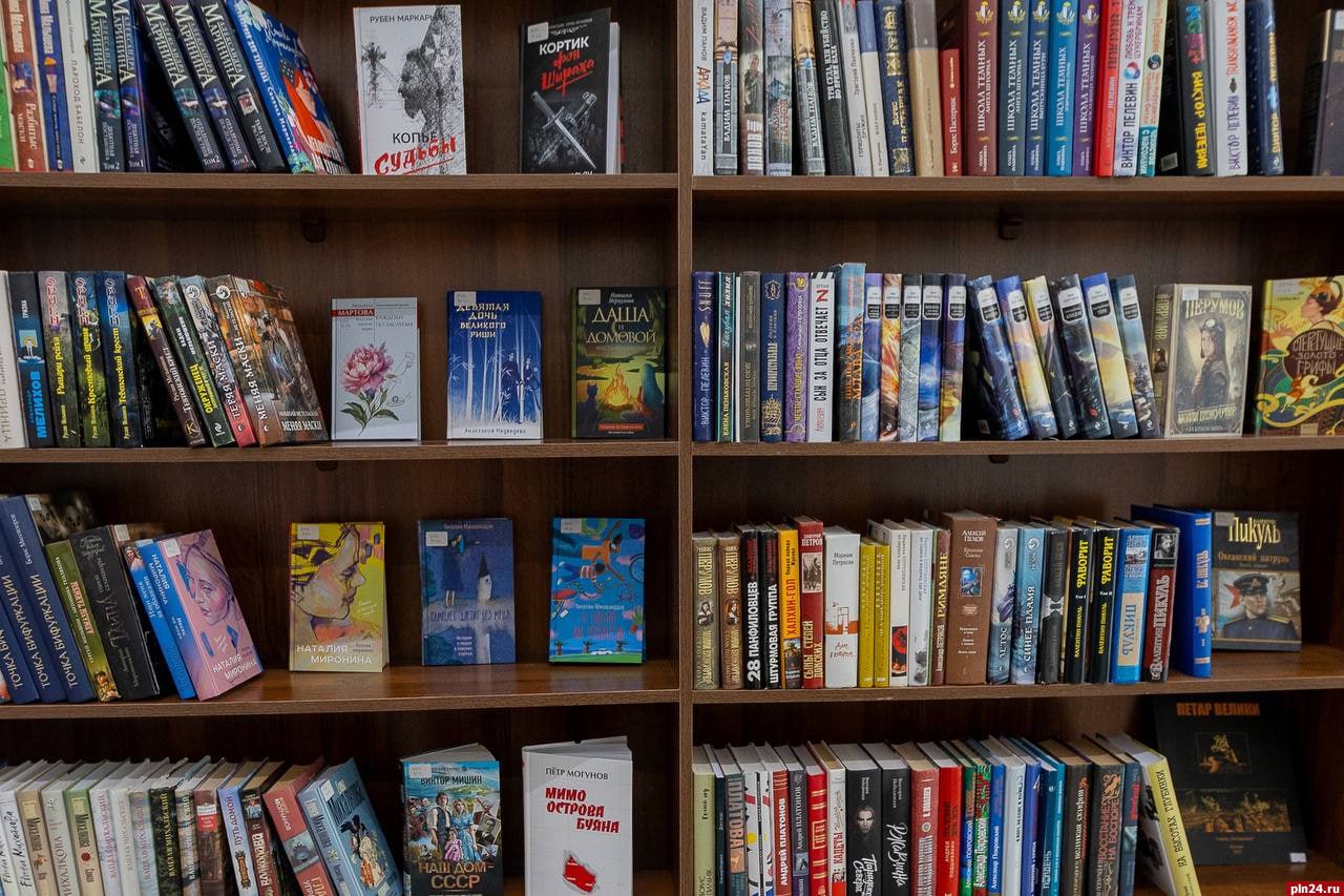 Проблемы Отцов и детей волнуют псковичей всех возрастов Цифровая экосистема МТС совместно с книжным сервисом МТС Строки изучила интерес псковичей к произведениям Ивана Тургенева Чаще всего псковичи читали на Строках ключевое произведение Тургенева Отцы и дети роман о конфликте поколений выбирают оба пола с 18 лет и старше вплоть до 65 лет Другую школьную классику автора Асю Первую любовь Муму Записки охотника читают также активно а вот внеклассные произведения Вешние воды Дворянское гнездо выбирают читатели старше только 35 лет