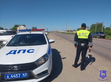 В Приволжском районе перед судом предстанет водитель-рецидивист В селе Обшаровка сотрудники ГАИ задержали с признаками алкогольного опьянения 48-летнего водителя а/м Lada Priora. Медицинское освидетельствование подтвердило факт употребления алкоголя. Выяснилось, что ранее мужчина уже был осужден за пьяное вождение и лишен прав на 1,5 года со штрафом 30 000 рублей. Несмотря на это, он вновь сел за руль нетрезвым, решив съездить с друзьями в магазин. Уголовное дело, возбужденное по признакам преступления, предусмотренным ст. 264.1 УК РФ направлено в суд.