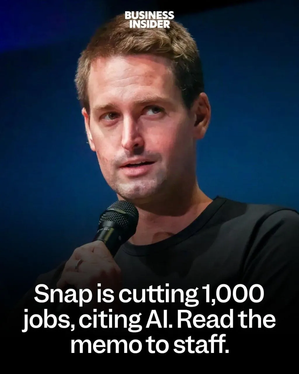Snapchat уволил 1000 человек из за оптимизации затрат Это 16 от всего штата сотрудников Цель компании уменьшить расходы на 500 млн Помимо этого компания закрыла 300 открытых вакансий Основатель и гендиректор Snapchat Эван Шпигель написал в письме Стремительное развитие ИИ позволяет нам сократить дублирующий функционал работать эффективнее и лучше поддерживать наше коммьюнити партнёров и рекламодателей Сокращённые работники получат четырёхмесячную зарплату медицинскую страховку и акции компании 2025 год увольняют из за кризиса 2026 год увольняют из за прогресса traffnews интересное