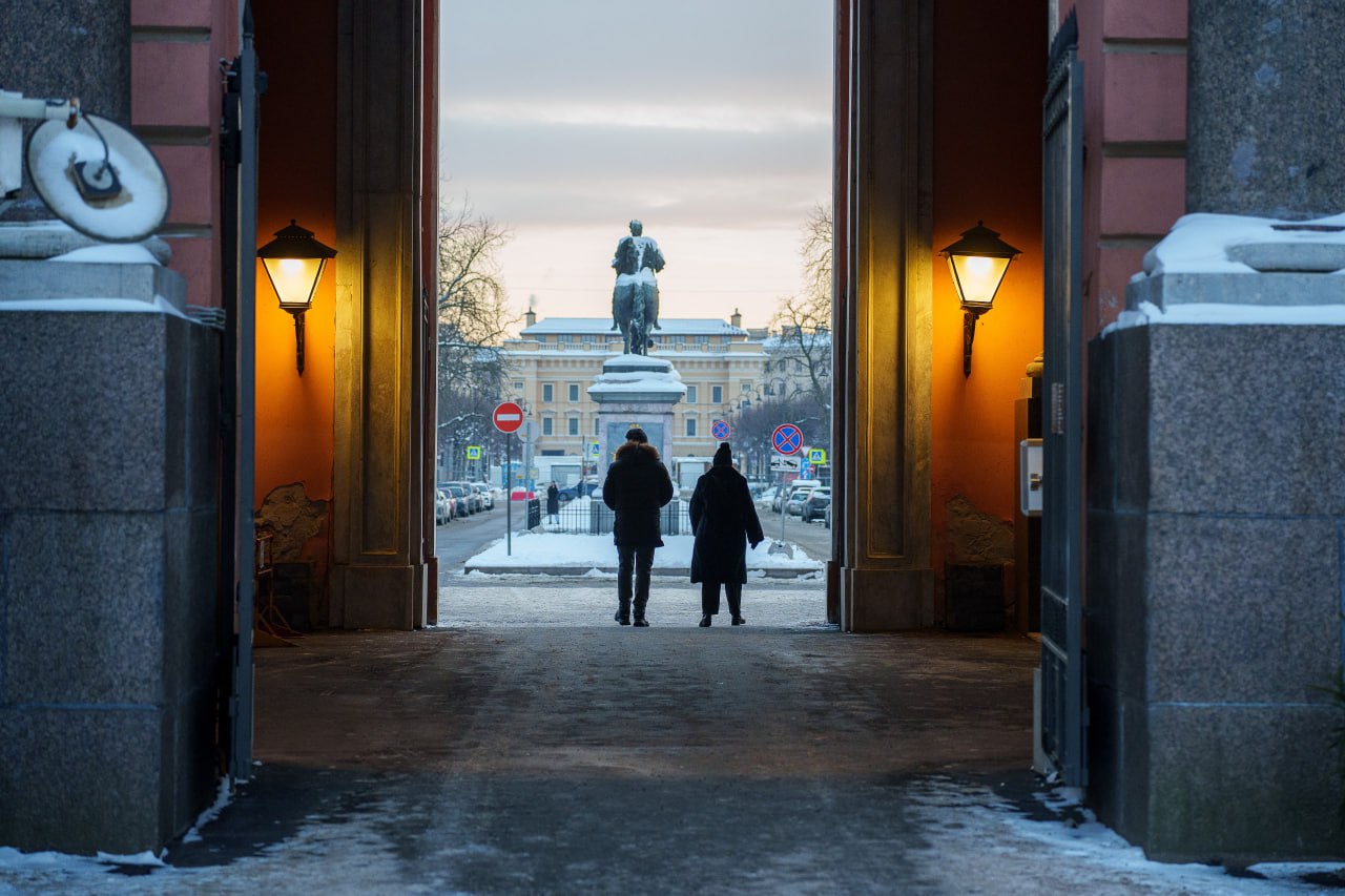 Главное за день  Уличный музыкант поет песню Светлая полоса Noize MC видео корреспондента Бумаги   t me paperpaper ru 65706  Всероссийская перепись воробьев начинается сегодня   t me paperpaper ru 65700  Задержан подозреваемый в покушении на замначальника ГРУ Владимира Алексеева сам генерал лейтенант пришел в сознание   t me paperpaper ru 65704  После убийства девятилетнего мальчика СК возбудил дело о халатности соцработников   t me paperpaper ru 65701  Статуе Пушкина вернут веточку рябины в ходе масштабной реставрации станции Пушкинская   t me paperpaper ru 65705 Фото Бумага Подписывайтесь на Бумагу и предлагайте новости