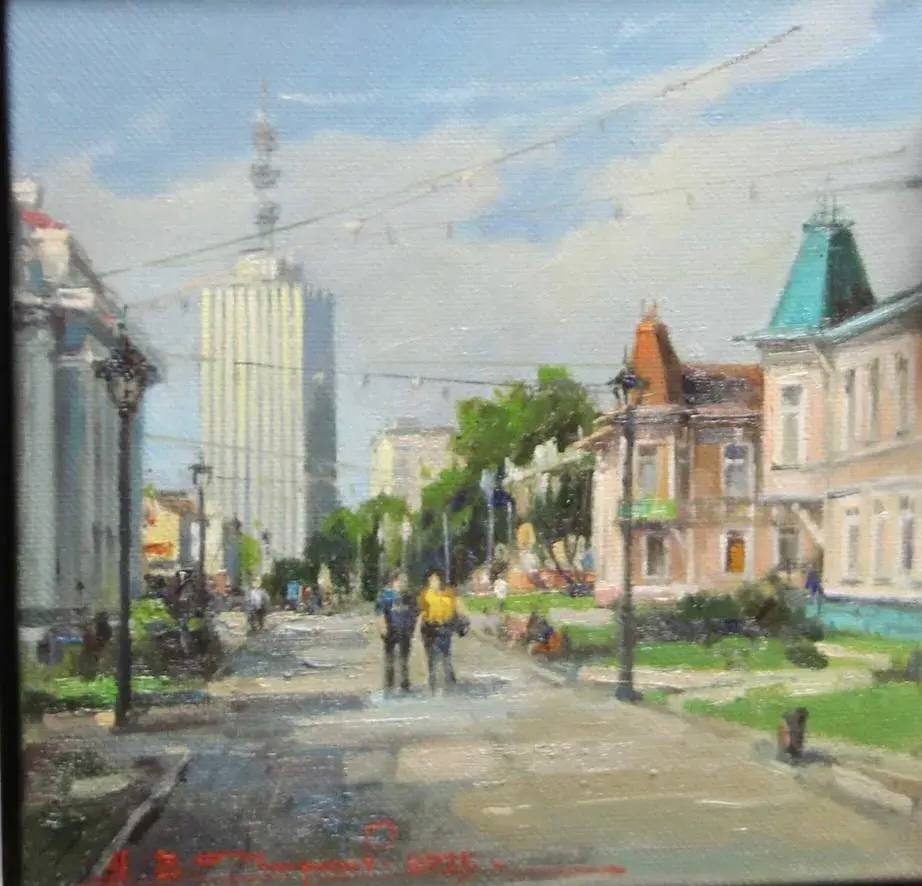 Был впечатлён вот и украл В Архангельске осудят похитителя картины про Чумбаровку Прокуратура утвердила обвинительный акт по уголовному делу в отношении рецидивиста из Архангельска обвиняемого по ч 1 ст 158 УК РФ Кража то есть тайное хищение чужого имущества Инцидент произошёл 7 декабря 2025 года в тот день 43 летний архангелогородец находился в помещении художественного салона галереи на Воскресенской 106 Воспользовавшись тем что за его действиями никто не наблюдает он тихонечко снял со стены картину Чумбарова Лучинского стоимостью 7600 рублей затем положил её под куртку и скрылся Вскоре похититель и картина были найдены сотрудниками полиции Произведение искусства вор хранил у себя дома Обвиняемый вину в преступлении признал в полном объеме а мотивы кражи объяснил тем что был впечатлен картиной однако денег на её покупку у него не было пояснили в пресс службе областной прокуратуры Уголовное дело направлено мировому судье судебного участка 3 Ломоносовского судебного района для рассмотрения по существу Фото прокуратуры