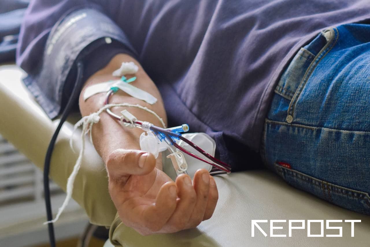 В Узбекистане займутся улучшением служб крови главное Планируется увеличить количество донорских сдач крови с 10 до 30 на тысячу человек а также расширить запасы крови со 150 тысяч до 450 тысяч литров repost uz chislo donorov toje narastyat Подписывайтесь на Repost