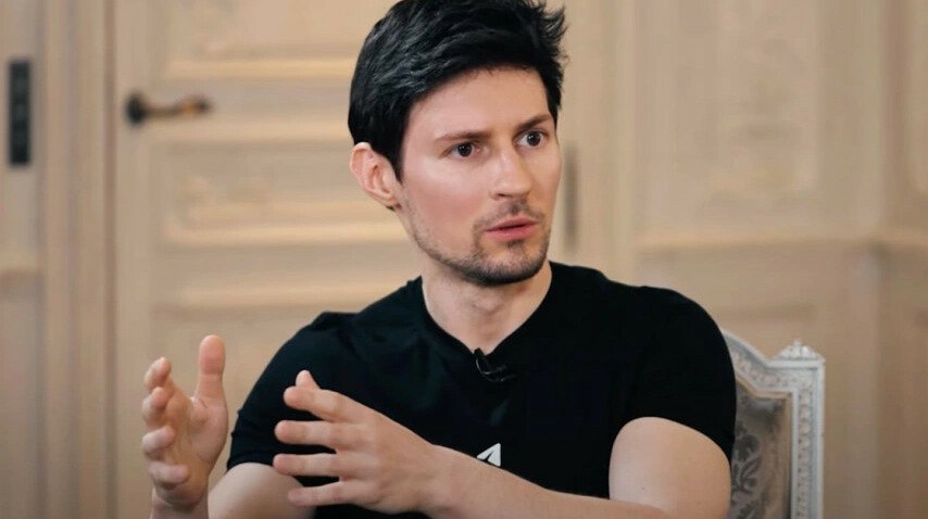 Дуров посетит Казахстан в начале октября Основатель Telegram Павел Дуров примет участие в форуме Digital Bridge в Астане и 2 октября выступит на пленарном заседании передает ArbatMedia О визите сообщил посол Казахстана в ОАЭ Рауан Жумабек Он отметил что лично встретился с Дуровым перед форумом и подчеркнул ценность его идей для международного диалога об инновациях и цифровой трансформации Участие Дурова подтвердил и министр цифрового развития Казахстана Жаслан Мадиев По его словам в тот же день при участии президента Касым Жомарта Токаева откроется Международный центр искусственного интеллекта alem ai На пленарном заседании вместе с Дуровым выступят государственный министр ОАЭ по вопросам искусственного интеллекта Омар Султан Аль Олама профессор Стэнфорда Илья Стребулаев основатель Sinovation Ventures Кай Фу Ли и директор по исследованиям Google Питер Норвиг Модератором заседания станет президент Solana Foundation Лили Лю Прислать новость