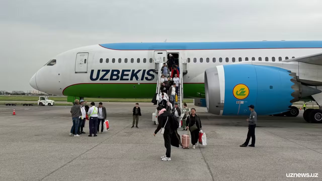 До 2030 года объём авиаперевозок в Узбекистане планируется довести до 24 млн пассажиров Определены ключевые направления развития гражданской авиации в том числе рост пассажирских перевозок увеличение количества рейсов а также создание Фонда поддержки отрасли   uznews uz ru news 104467 uznews