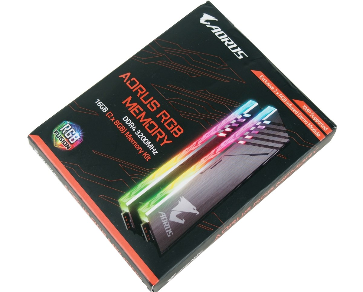 Из за резкого роста цен на память стандарта DDR5 сборщики ПК все чаще стали предлагать бюджетные системы с DDR4 И если на платформе Socket AM4 геймеров еще могут порадовать такие процессоры как Ryzen 7 5700X3D и Ryzen 7 5800X3D то на LGA1700 подобных аналогов с емким кэшем L3 просто нет В этой ситуации если вы геймер предстает достаточно непростой выбор или согласиться на сборку ПК с процессором Ryzen X3D с разъемом AM4 или же потратить значительно больше средств и заказать систему с DDR5 лучше доплачу и соберу на DDR5 соберу на DDR4 до лучших времен пережду смутное время и соберу позже у меня нет денег так что я спокоен