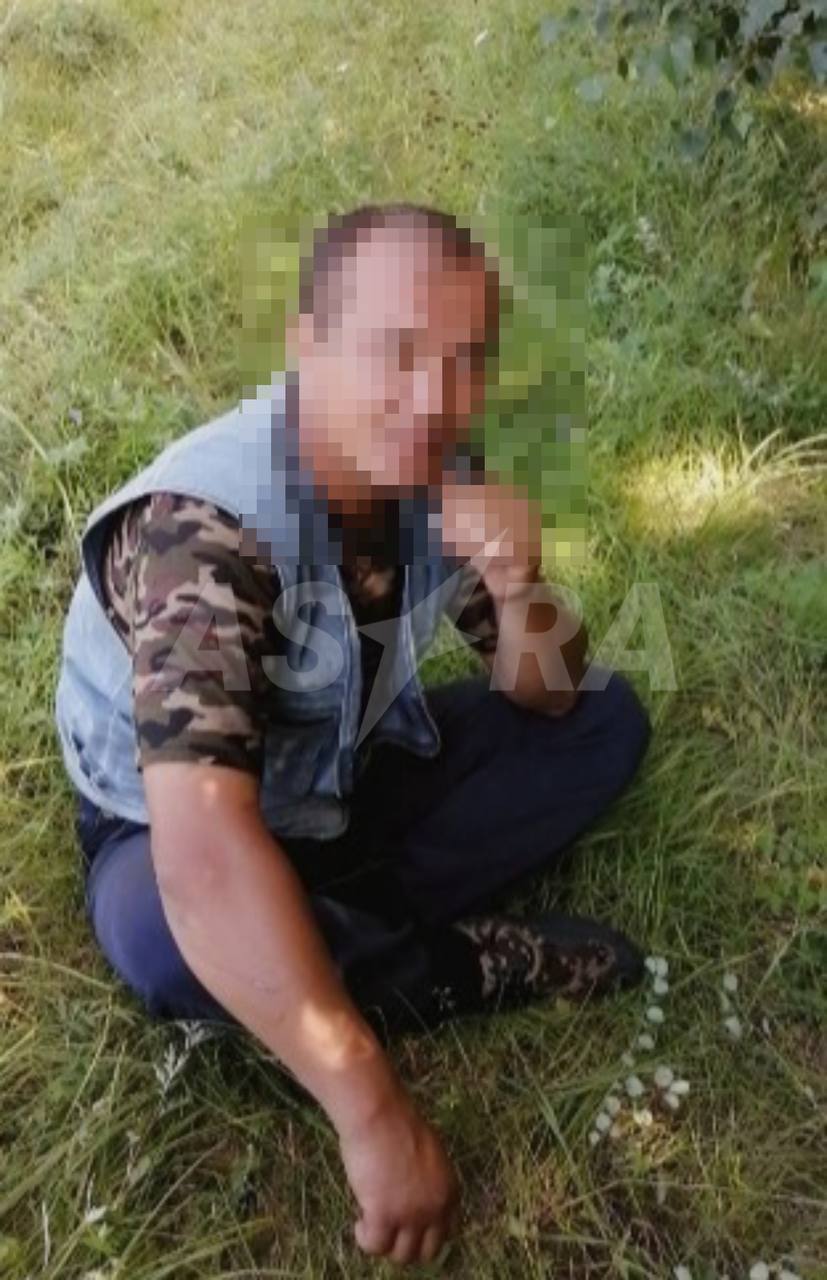 В Бурятии военнослужащий изнасиловал свою дочь B Еравнинском районе Бурятии возбудили уголовное дело по статье об изнасиловании лица, не достигшего 14-летнего возраста ч. 4 ст. 131 УК РФ . Подозреваемый — 41-летний военнослужащий Денис Б. Утверждается, что летом 2024 он изнасиловал свою дочь. По данным источников, он не задержан. Подписаться Прислать новость