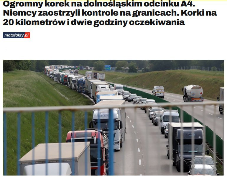 Зеркалка Польше от Германии Польские СМИ пестрят заголовками о том, что время ожидания для пересечения границы Германии увеличивается с каждым днем. На данный момент прохождение 20-километрового участка занимает почти 2 часа. И пока новое правительство в Берлине во главе с канцлером Фридрихом Мерцем хочет продемонстрировать решительную борьбу с нелегальной миграцией, туристы, приграничные рабочие и водители грузовиков во всю ощущают последствия такой политики. Что же изменилось для тех, кто въезжает в Германию со стороны Польши: Контроль – лица, отобранные пограничниками при пересечении границы Германии, должны предъявить удостоверение личности или паспорт. Тщательные выборочные обыски — полиция может проверять транспортные средства и багаж. Это также касается легковых и грузовых автомобилей — проверяются транспортные документы и содержимое салонов. Отсутствие документов = возврат обратно – без объяснений или штраф и возврат обратно. В общем всё то же, что делают поляки, когда со стороны Беларуси люди пытаются пересечь границу Польши. Всё, что мы можем посоветовать тем, кто оказался в ловушке недальновидных политиков – запастись попкорном терпением, ведь ситуация будет становится хуже. Ждем, когда начнут закрывать пограничные пункты. ПОДПИСАТЬСЯ ПРИСЛАТЬ НОВОСТЬ