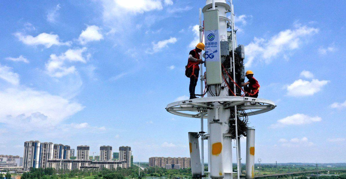 Будущее связи: Китай тестирует 6G      В Китае протестировали 6G, передача 50-гигабайтного файла заняла 1.4 сек, что в 14 раз быстрее 5G.      China Mobile достигли скорости 280 Гбит/с на 10 объектах. Следующий шаг — проверка стабильности сети.      Инвестиции компании в 6G составили более 5.4 млрд долларов  ~550 млрд рублей . У компании крупнейшее покрытие 5G.  WORLD OF TECH   ПОДПИШИСЬ
