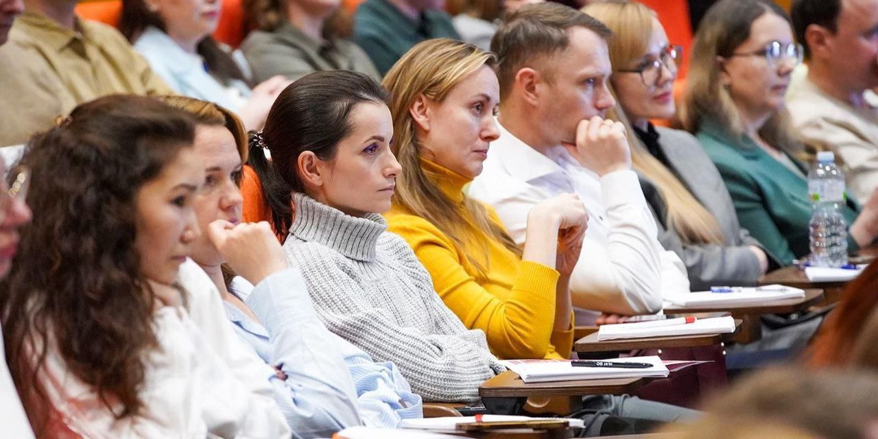 Московских предпринимателей приглашают на конференцию Стратегия бизнеса 2026 Она пройдет 28 января Участники узнают как выстроить эффективную маркетинговую воронку с минимальным бюджетом и использовать нейросети в продуктовой стратегии Спикеры также расскажут о потенциале соцсетей для продвижения малого и среднего бизнеса и алгоритмах поисков сотрудников С 12 00 до 17 00 Оружейный переулок дом 41 Регистрация