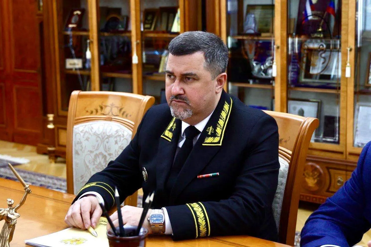Врио Главы РД Федор Щукин о первоочередных задачах в работе Первая и основная задача ликвидация последствий чрезвычайной ситуации федерального значения Это основная задача возмещение ущерба выплата компенсаций это первоочередная задача которая поставлена главой государства сказал он в комментарии ТАСС РИА Дагестан в МАХ