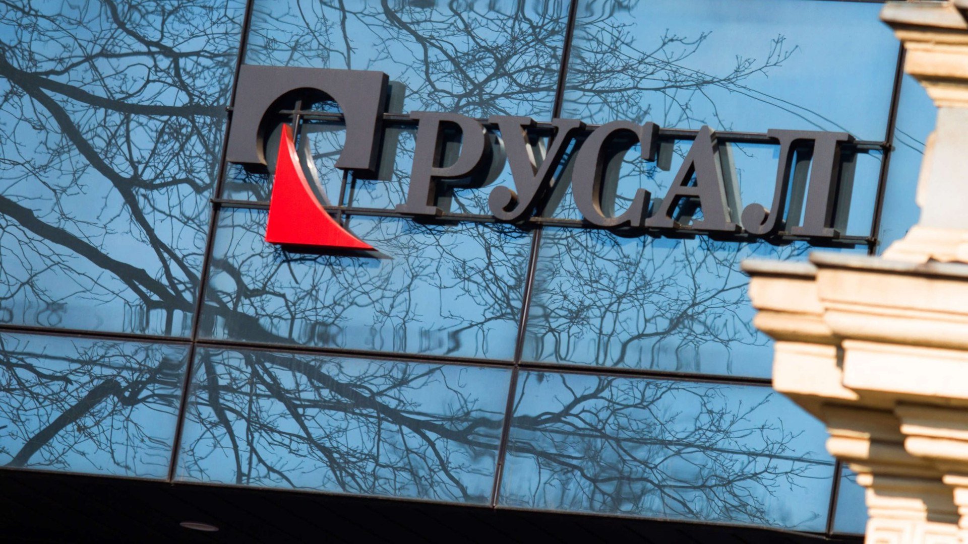РУСАЛ #RUAL «Раусал» отчитался за 3 месяца 2025 года по РСБУ Чистая прибыль «Раусала» по РСБУ за 3 месяца 2025 года составила ₽188,95 млрд, увеличившись в 74 раза по сравнению с ₽2,56 млрд в предыдущем году. Выручка выросла в 57 раз до ₽155 млрд против ₽2,7 млрд годом ранее. Источник: e-disclosure.ru