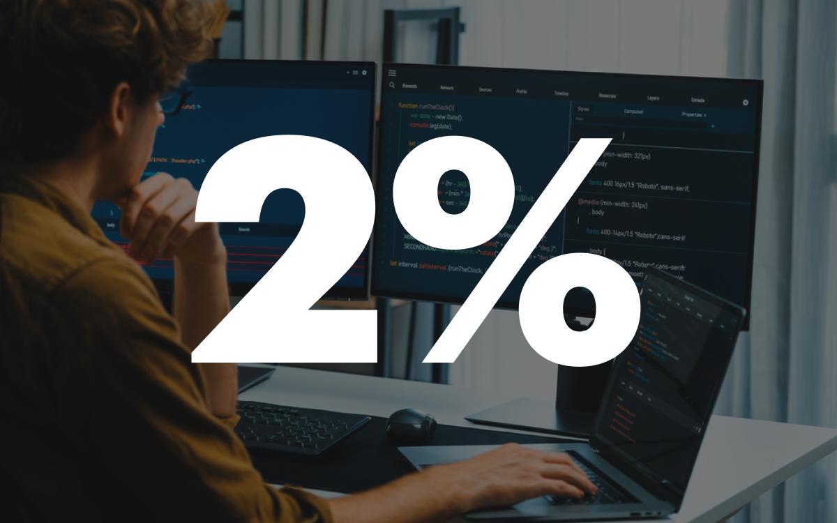 На 2% выросли зарплаты в IT в первой половине 2025 года  В первой половине 2025 года зарплаты IT-специалистов в России выросли всего на 2% и достигли медианного значения в 182,7 тыс. рублей. Лидируют по заработкам архитекторы ПО  448 тыс. , а среди языков программирования самый высокий доход у специалистов по Objective-C  380 тыс. . В Москве средняя зарплата составляет 225 тыс. рублей, в Петербурге — 192 тыс., в регионах — 160 тыс. Рост зарплат заметно замедлился по сравнению с предыдущим годом: минимальные изменения отмечены в менеджменте и продажах, а вот дизайнеры и контент-специалисты прибавили до 13%. IT-рынок постепенно становится более стабильным и предсказуемым, а компании переходят к новым подходам в компенсациях.    Читайте полную статью на сайте «РБК Трендов»  Этот анонс написан ИИ «РБК Трендов»