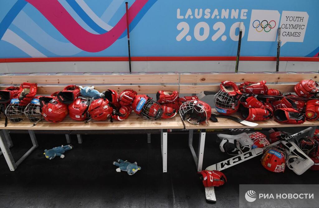 IIHF оставила в силе санкции против российских хоккеистов Об этом сообщил журналист The Athletic Крис Джонстон в соцсетях Совет IIHF состоялся в среду в формате видеоконференции Российские команды отстранены от соревнований под эгидой организации с февраля 2022 года Подписывайтесь на РИА Новости Спорт в MAX