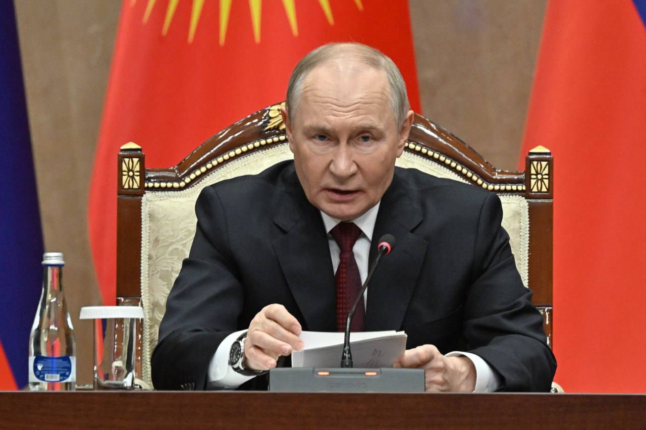 Владимир Путин призвал сделать так чтобы тема мигрантов не раздражала россиян Приезжающие в Россию иностранцы должны быть готовы к тому чтобы жить в российской среде и пользоваться социальными гарантиями добавил президент Чтобы мигранты перестали быть триггерной темой для коренного населения Владимир Путин призвал сделать так чтобы и у наших граждан все было в порядке у граждан Российской Федерации Подпишись на Курск 1