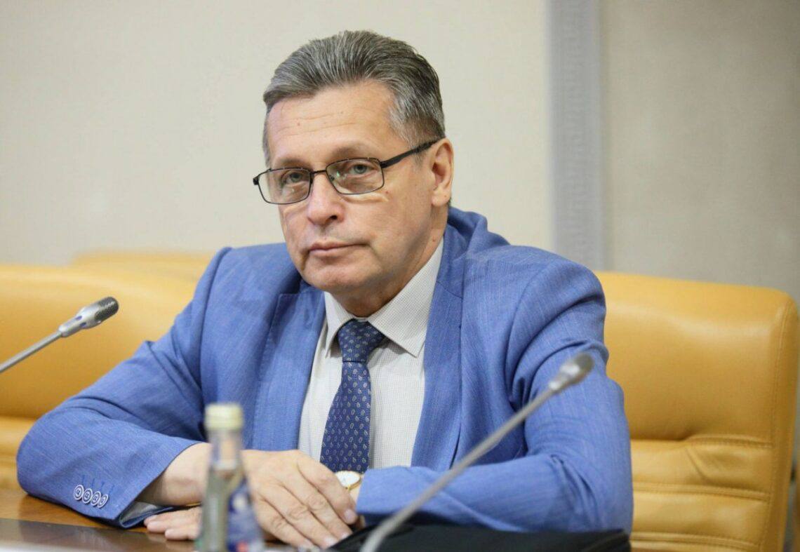 Рифат Сабитов вошел в состав президиума Совета при Президенте РФ по межнациональным отношениям Владимир Путин своим Указом включил в состав президиума Совета при Президенте РФ по межнациональным отношениям Рифата Сабитова председателя комиссии Общественной Палаты РФ по развитию информационного сообщества СМИ и массовых коммуникаций эксперта РОЦИТ заместителя генерального директора руководителя регионального департамента ВГТРК ГТРК Ставрополье
